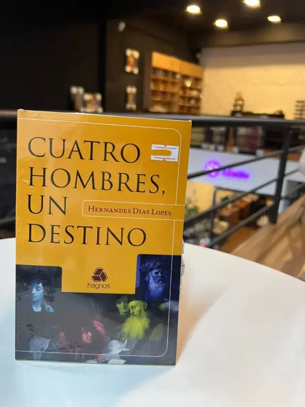 Cuatro Hombres un Destino